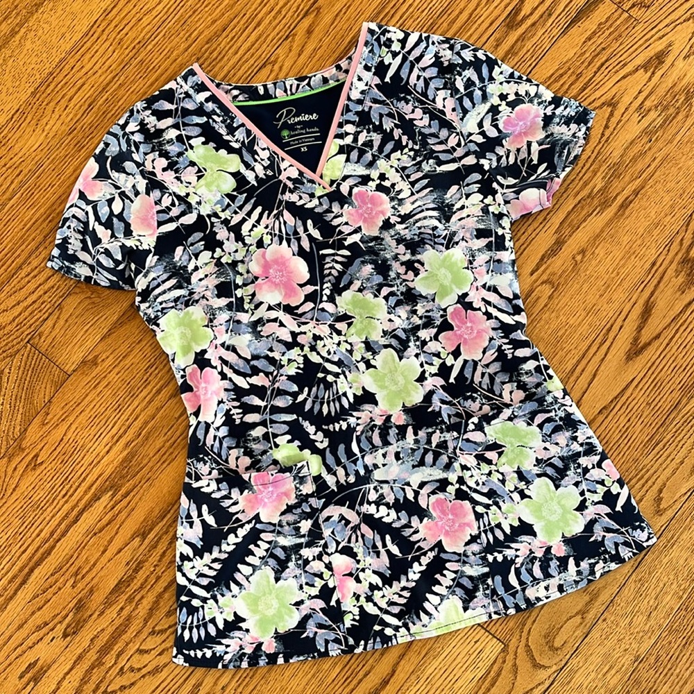 Healing Hands Premiere XS scrub top